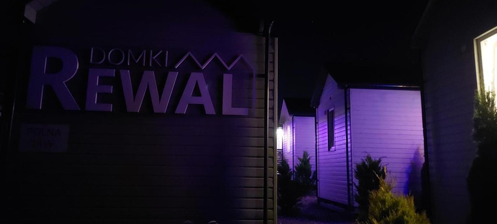 Domki Reval Rewal Buitenkant foto